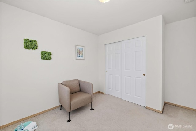 926 99th St SW, Everett, WA 98204 - sitting room with light carpet and baseboards