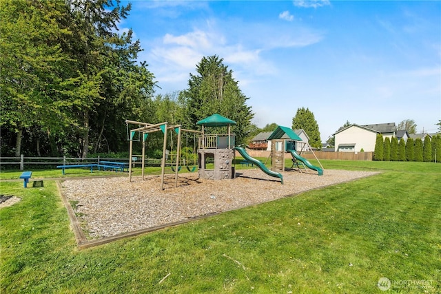 926 99th St SW, Everett, WA 98204 - view of community jungle gym