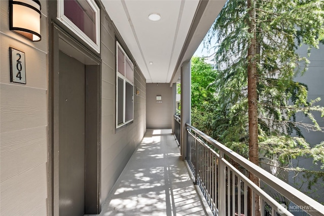 521 7th Ave Unit 204, Kirkland, WA 98033 - view of balcony