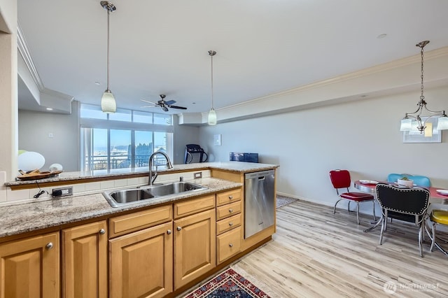 320 E 32nd St Unit 105, Tacoma, WA 98404 - kitchen with a sink, a ceiling fan, stainless steel dishwasher, light wood-style flooring, and ornamental molding