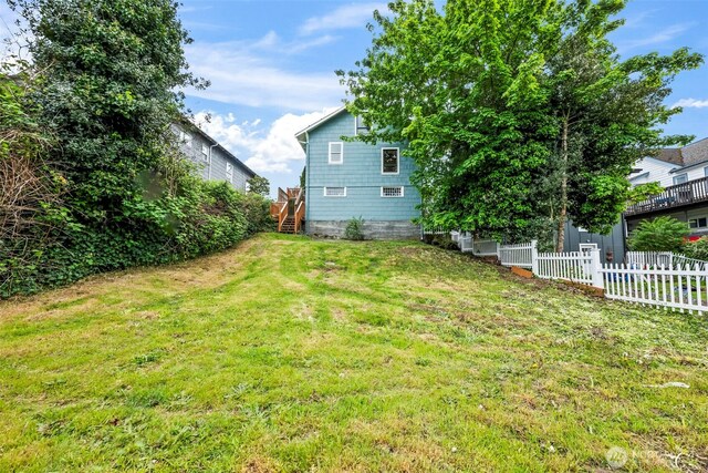 1538 7th St, Bremerton, WA 98337 - view of yard with fence
