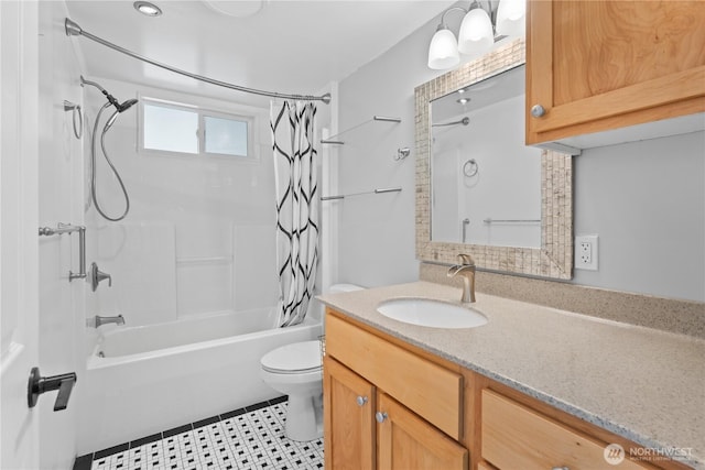 607 37th St SE Unit 92, Auburn, WA 98002 - full bath featuring tile patterned floors, shower / bath combination with curtain, toilet, and vanity
