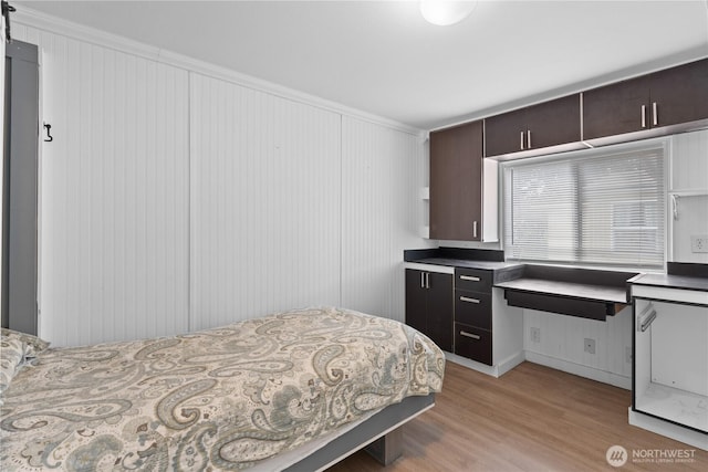 607 37th St SE Unit 92, Auburn, WA 98002 - bedroom featuring light wood-type flooring