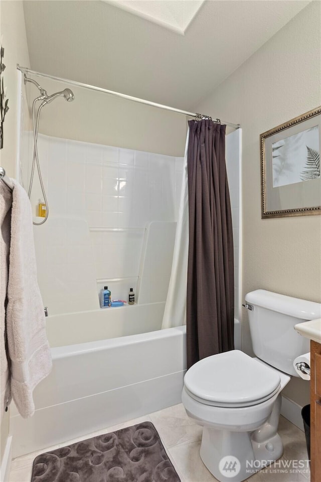 5603 116th St NE, Marysville, WA 98271 - full bathroom featuring toilet, shower / bath combo, and vanity