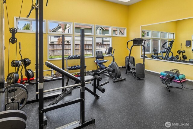 workout area with baseboards
