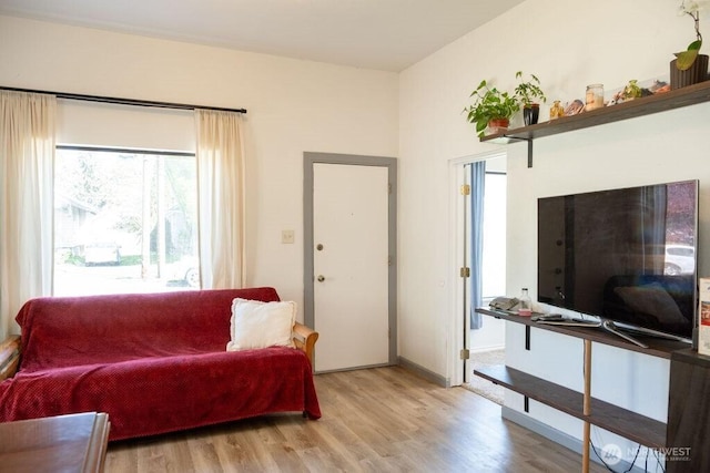 616 Pleasant St, Walla Walla, WA 99362 - living area featuring light wood finished floors