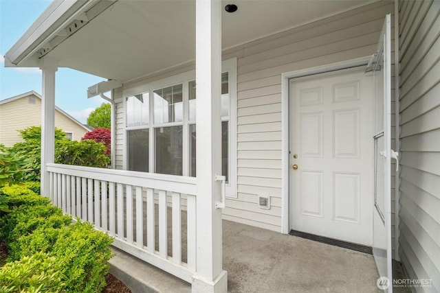 823 Landing Way, Centralia, WA 98531 - doorway to property with covered porch