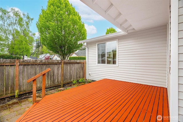 823 Landing Way, Centralia, WA 98531 - deck with fence