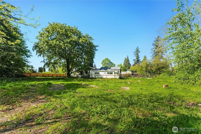 99 Sumner Ave, Sumner, WA 98390 - view of yard featuring fence