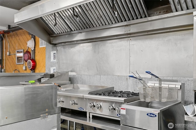 27510 Hwy 97, Cle Elum, WA 98922 - kitchen with range hood and stainless steel countertops
