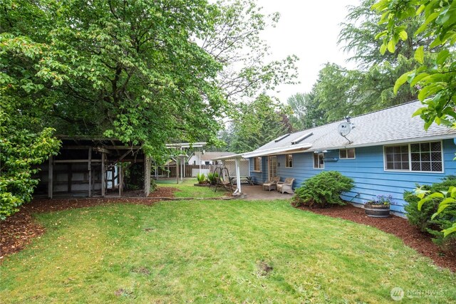 2916 SW 329th St, Federal Way, WA 98023 - view of yard featuring a patio