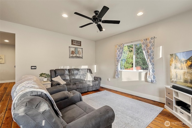 10871 Alfred St, Rockport, WA 98283 - living area featuring wood finished floors, a ceiling fan, recessed lighting, and baseboards