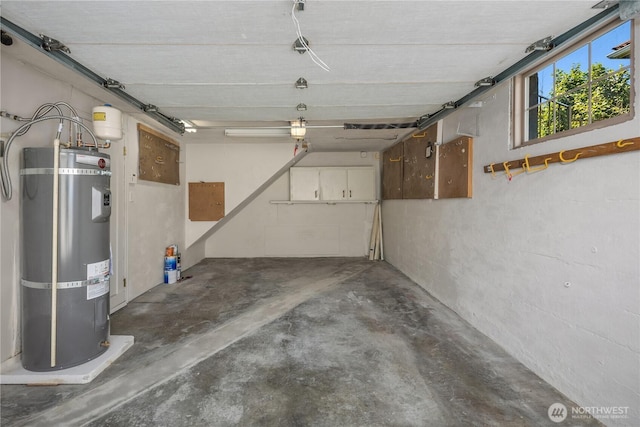 6743 40th Ave SW, Seattle, WA 98136 - garage with water heater