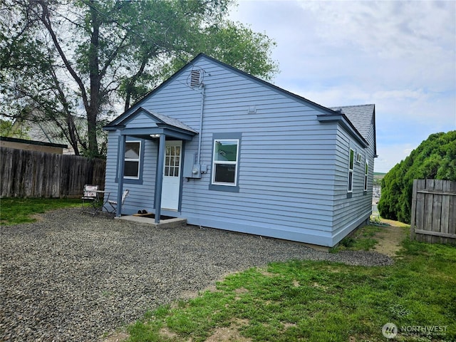 108 W 3rd St, Lind, WA 99341 - back of house with fence
