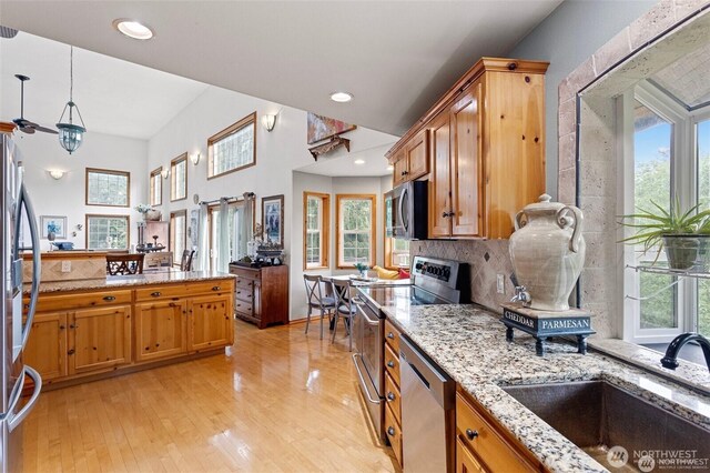 17613 Butler Rd, Snohomish, WA 98290 - kitchen featuring stainless steel appliances, healthy amount of natural light, and recessed lighting