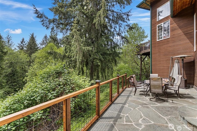 17613 Butler Rd, Snohomish, WA 98290 - deck with outdoor dining area and a patio