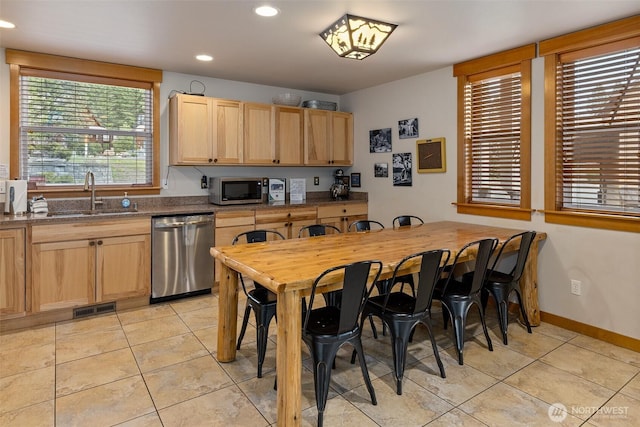 dining room with visible vents, baseboards, light tile patterned flooring, and recessed lighting