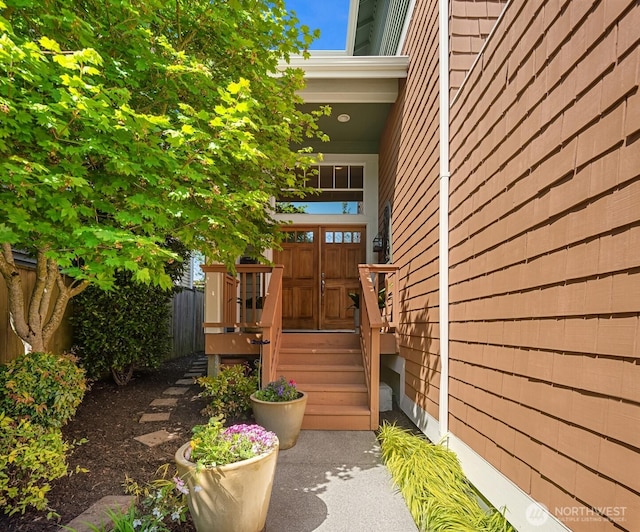 entrance to property with fence