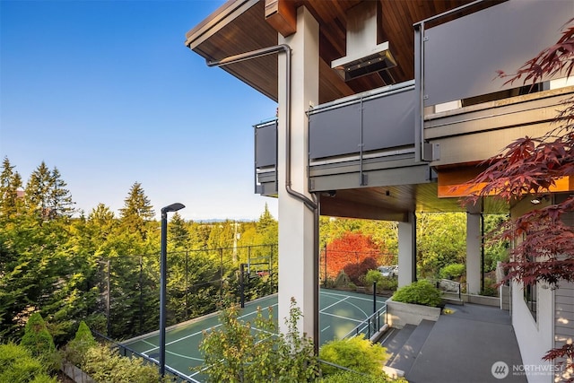 209 Northside Rd, Bellevue, WA 98004 - exterior space with fence