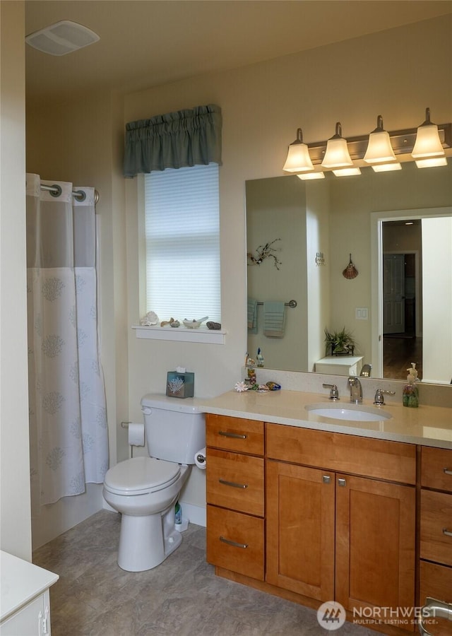 71 Lillian Ridge Dr, Sequim, WA 98382 - full bathroom featuring tile patterned floors, a shower with shower curtain, toilet, vanity, and visible vents