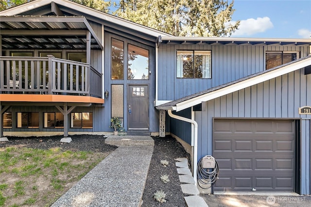 791 NE Pinecrest Dr, Bremerton, WA 98311 - entrance to property with a garage