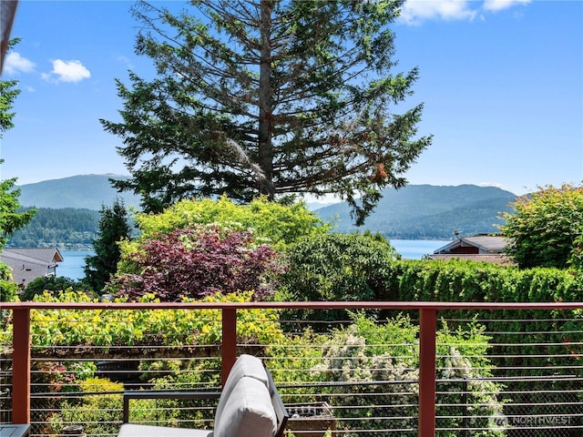 17111 NE 5th St, Bellevue, WA 98008 - mountain view featuring a large body of water