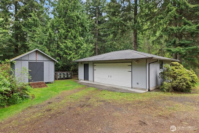 view of detached garage