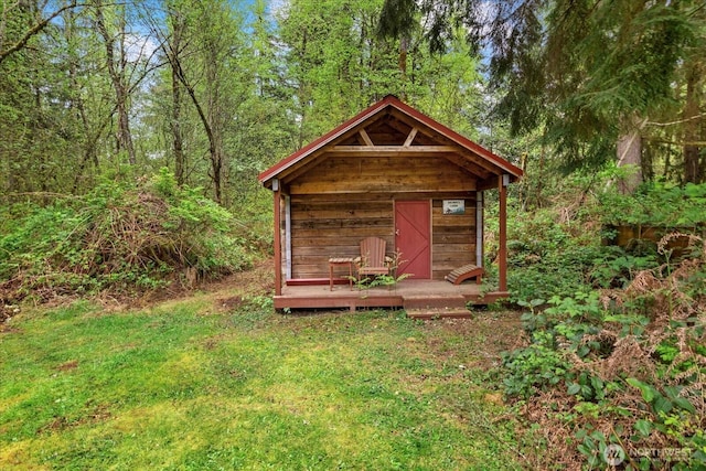 view of outdoor structure with an outbuilding