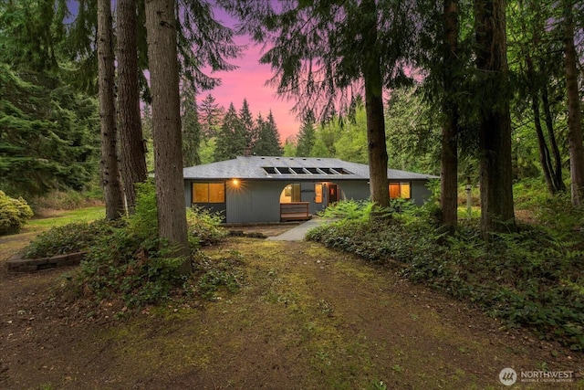 view of front of property