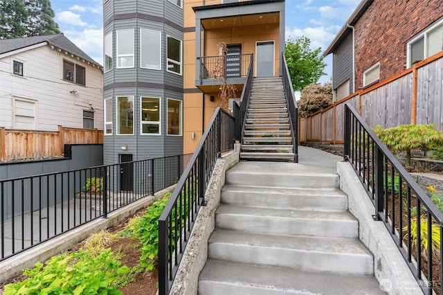 4019B 4th Ave NE, Seattle, WA 98105 - view of staircase