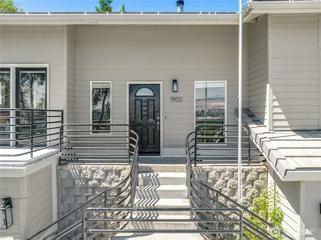 view of exterior entry