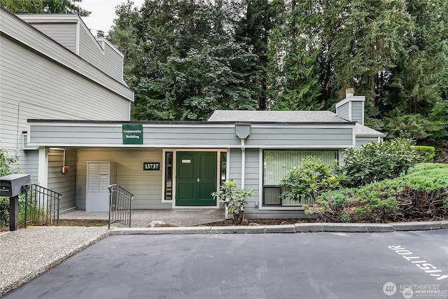 13743 15th Ave NE Unit D6, Seattle, WA 98125 - view of front of home featuring a porch