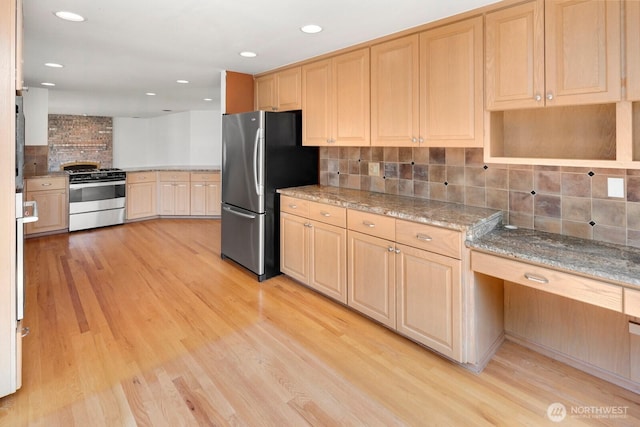 23812 21st Dr SE, Bothell, WA 98021 - kitchen featuring light brown cabinets, recessed lighting, light wood-style flooring, backsplash, and stainless steel appliances