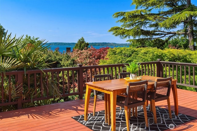 deck featuring outdoor dining space