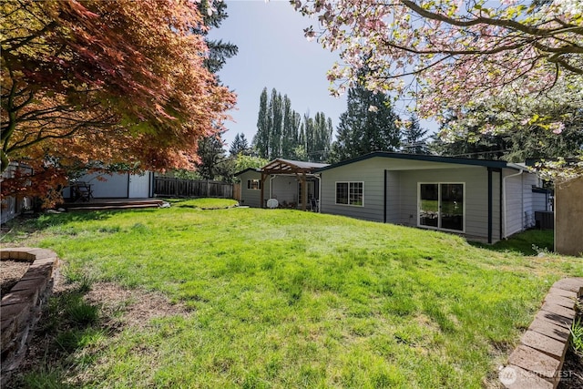 6160 NE 185th St, Kenmore, WA 98028 - view of yard featuring cooling unit