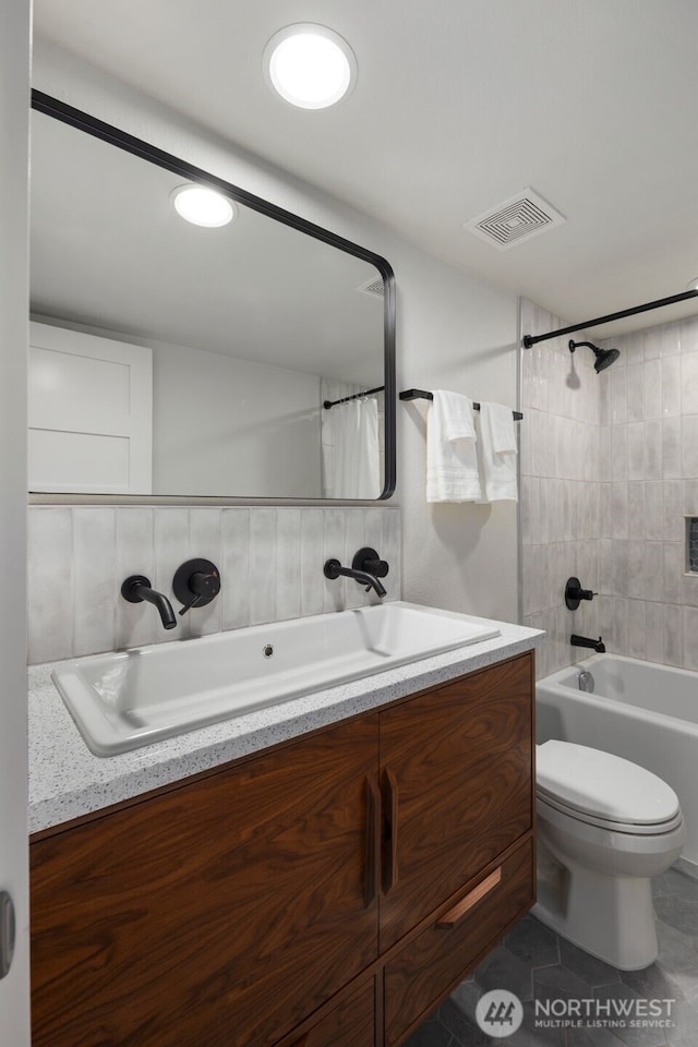 6540 159th Ave NE, Redmond, WA 98052 - full bath with tile patterned flooring, vanity, toilet, shower / bath combination with curtain, and visible vents