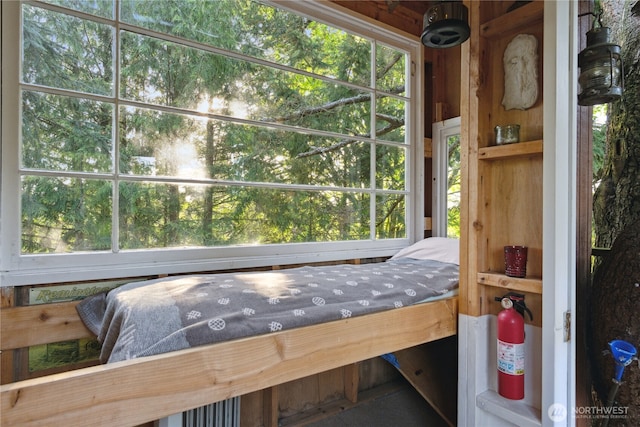15825 10th Ave SW, Burien, WA 98166 - sunroom / solarium featuring a jacuzzi
