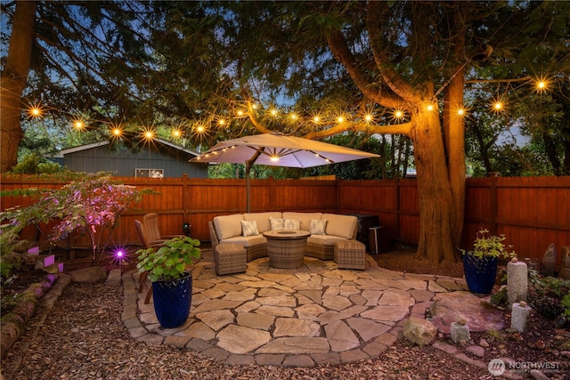 15825 10th Ave SW, Burien, WA 98166 - fenced backyard featuring an outdoor hangout area and a patio area