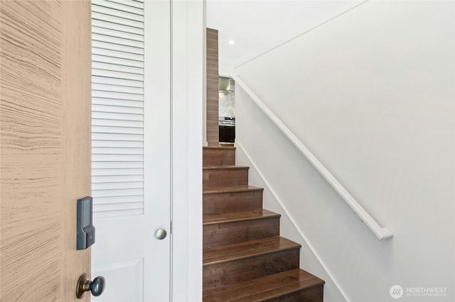 3003 E Pine St, Seattle, WA 98122 - view of stairs