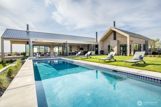 1721 J B George Rd, Walla Walla, WA 99362 - outdoor pool featuring a yard and a patio area