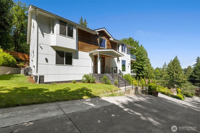 16831 84th Ln NE, Kenmore, WA 98028 - contemporary home with a front yard