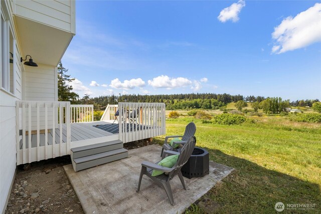 view of patio featuring a deck