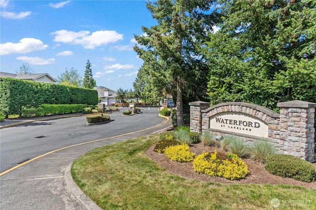 view of community / neighborhood sign