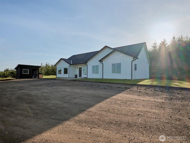 159 Bootjack Ln, Kelso, WA 98626 - view of front of home featuring board and batten siding