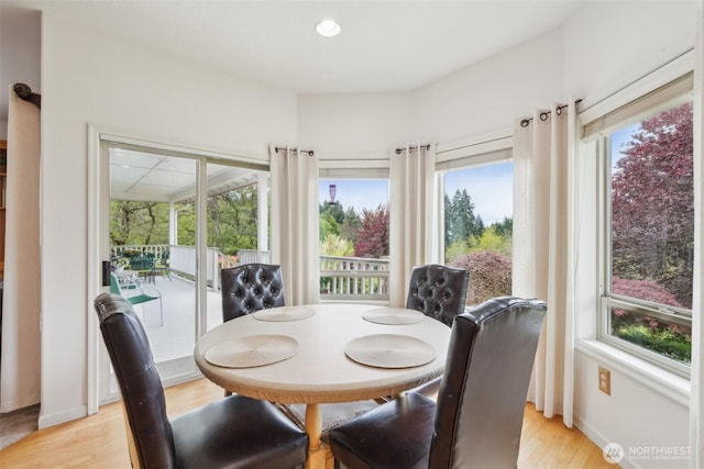 17600 NE 188th Ct, Brush Prairie, WA 98606 - dining area with plenty of natural light, recessed lighting, and light wood-style floors