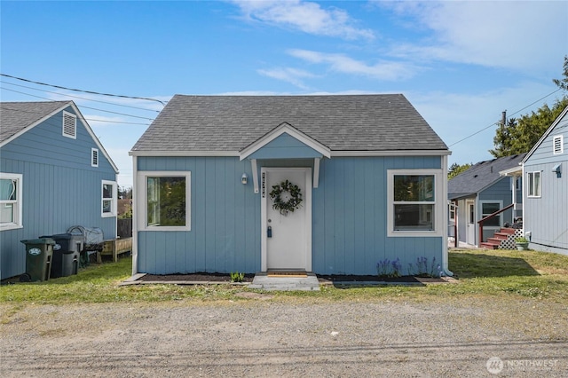 10704 5th Ave S, Tacoma, WA 98444 - bungalow featuring roof with shingles