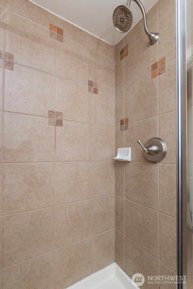 2608 SW Myrtle St, Seattle, WA 98106 - full bath with a shower stall
