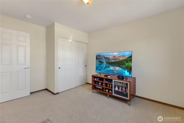 17422 90th Ave E, Puyallup, WA 98375 - bedroom featuring a closet and baseboards