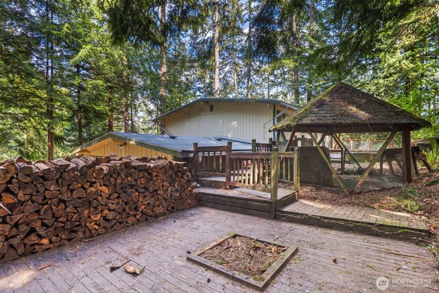 540 SW Fernwood St, Issaquah, WA 98027 - wooden deck featuring a gazebo