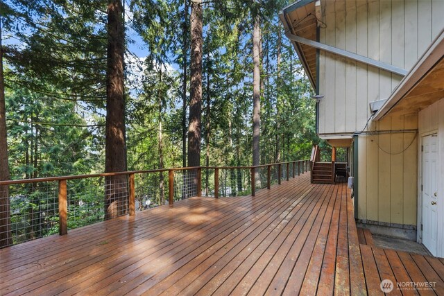540 SW Fernwood St, Issaquah, WA 98027 - view of wooden terrace